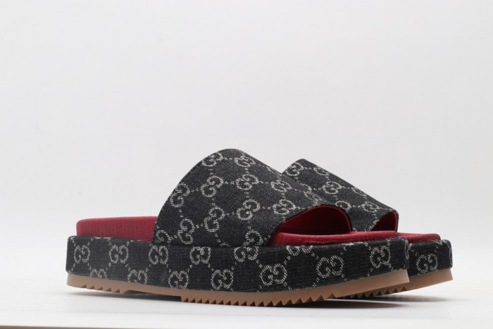 G*u*i slippers