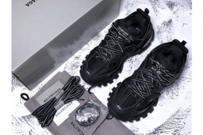 Ba1en*iaga sneaker tess.s.gomma black 555036w2gb11000